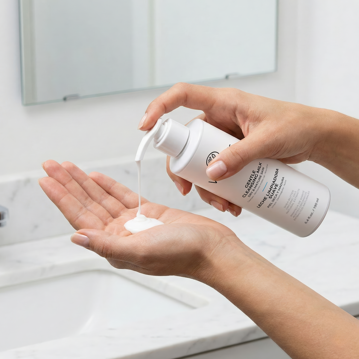 Váiana's Organic Gentle Cleansing Milk 190ml / 6.4 fl.oz.